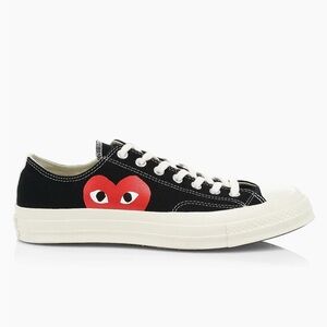 Comme de Garçon PLAY x Converse Chuck Taylor All Star One Heart Low-Top Sneakers